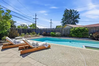 1090 Celilo Dr, Sunnyvale, CA 94087 - Photo 31