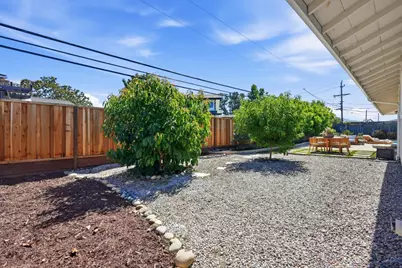 1090 Celilo Dr, Sunnyvale, CA 94087 - Photo 39