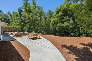 1114 Laureles Dr, Los Altos, CA 94022 - Photo 25