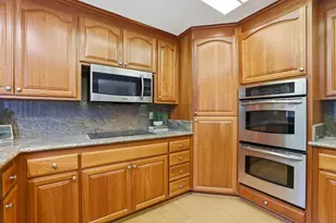 18967 Palo Oaks Ct, Saratoga, CA 95070 - Photo 17