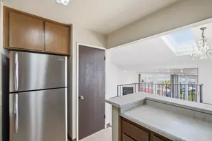 10 Hillview Ct, San Francisco, CA 94124 - Photo 17