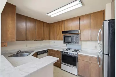 10 Hillview Ct, San Francisco, CA 94124 - Photo 15