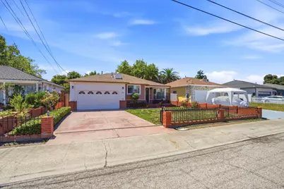 439 Wisteria Dr, East Palo Alto, CA 94303 - Photo 3