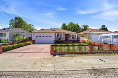 439 Wisteria Dr, East Palo Alto, CA 94303 - Photo 1