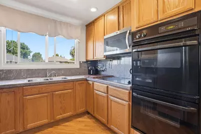 439 Wisteria Dr, East Palo Alto, CA 94303 - Photo 15
