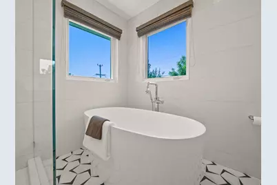 1361 Vancouver Ave, Burlingame, CA 94010 - Photo 27