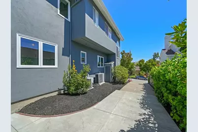 1361 Vancouver Ave, Burlingame, CA 94010 - Photo 45