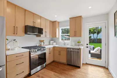 218 N Murphy Ave, Sunnyvale, CA 94086 - Photo 11