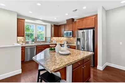 535 Holthouse Ter, Sunnyvale, CA 94087 - Photo 9
