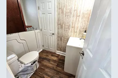1360 Buckingham Way 1360, Hayward, CA 94544 - Photo 17