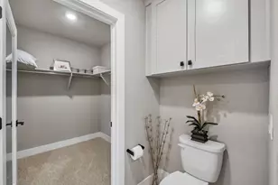 1000 Berryessa Ln 211, Davis, CA 95616 - Photo 13