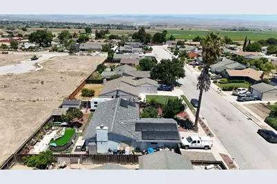 45201 Crown Ave, King City, CA 93930 - Photo 3