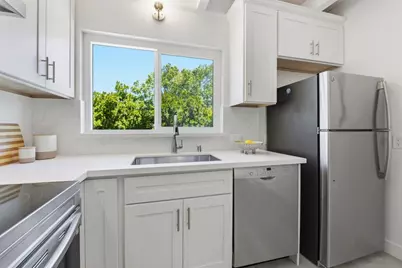 3909 Middlefield Rd E, Palo Alto, CA 94303 - Photo 5