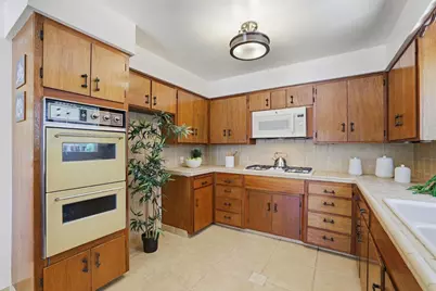 24 Scharff Ave, San Jose, CA 95116 - Photo 11