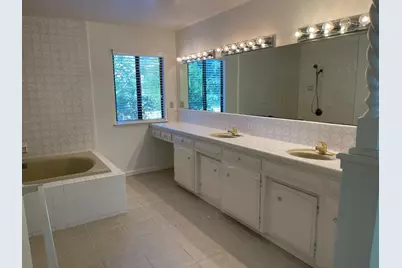 60 Franks Dr, Hollister, CA 95023 - Photo 17