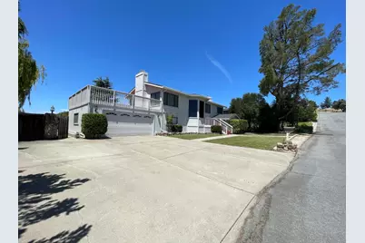 60 Franks Dr, Hollister, CA 95023 - Photo 3