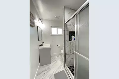725 W Rialto Ave, Fresno, CA 93705 - Photo 17