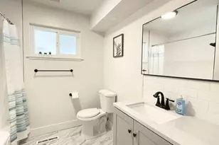 725 W Rialto Ave, Fresno, CA 93705 - Photo 15