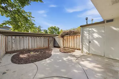 194 Oakbrook Cir, San Jose, CA 95139 - Photo 29