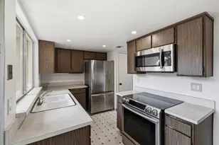194 Oak Brook Cir, San Jose, CA 95139 - Photo 11
