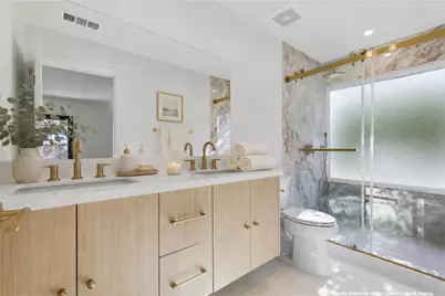 8 Friendly Ct, Redwood City, CA 94063 - Photo 11
