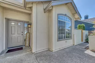 806 Danbury St, Salinas, CA 93906 - Photo 5