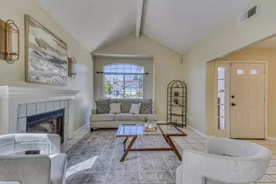 806 Danbury St, Salinas, CA 93906 - Photo 9
