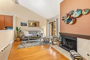 461 Dela Vina Ave 205, Monterey, CA 93940 - Photo 5