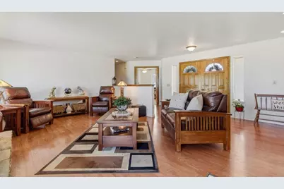 805 S Ridgemark Dr, Hollister, CA 95023 - Photo 11