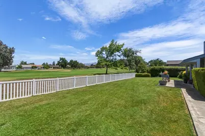 805 S Ridgemark Dr, Hollister, CA 95023 - Photo 25