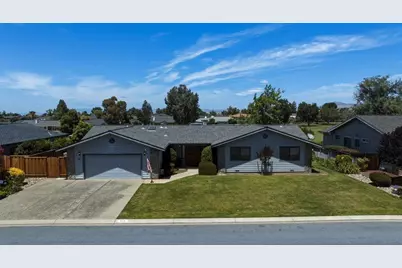 805 S Ridgemark Dr, Hollister, CA 95023 - Photo 1