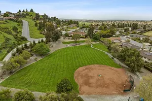 805 S Ridgemark Dr, Hollister, CA 95023 - Photo 39