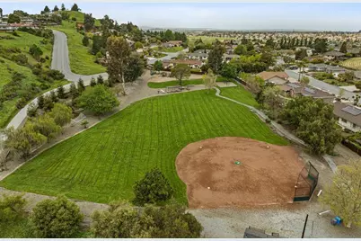 805 S Ridgemark Dr, Hollister, CA 95023 - Photo 43