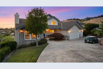379 Photinia Ln, San Jose, CA 95127 - Photo 5