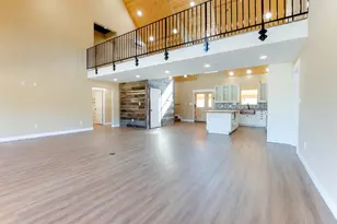 20391 Panoche Rd, Paicines, CA 95043 - Photo 11