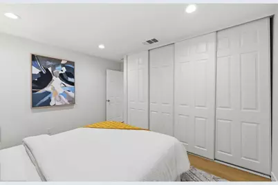 209 E Red Oak Dr F, Sunnyvale, CA 94086 - Photo 17