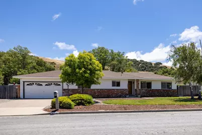 20091 Portola Dr, Salinas, CA 93908 - Photo 1