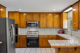 20091 Portola Dr, Salinas, CA 93908 - Photo 11