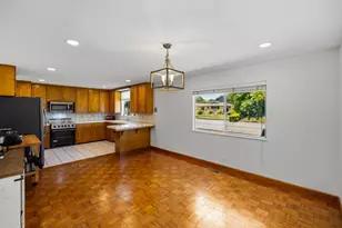 20091 Portola Dr, Salinas, CA 93908 - Photo 13