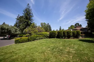 1070 Mercedes Ave 12, Los Altos, CA 94022 - Photo 25