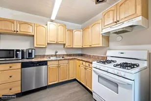 10343 Beeman Dr, San Jose, CA 95127 - Photo 15