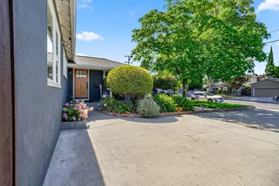 1180 Fewtrell Dr, Campbell, CA 95008 - Photo 9