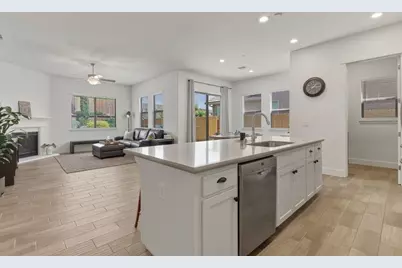 1661 Castlerock Dr, Hollister, CA 95023 - Photo 11