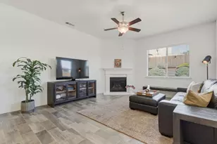 1661 Castlerock Dr, Hollister, CA 95023 - Photo 17