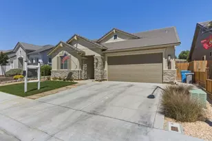 1661 Castlerock Dr, Hollister, CA 95023 - Photo 35