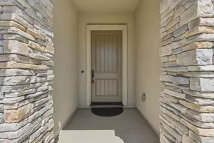 1661 Castlerock Dr, Hollister, CA 95023 - Photo 5
