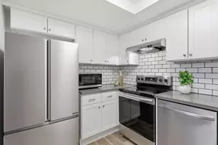 1033 Crestview Dr 110, Mountain View, CA 94040 - Photo 13