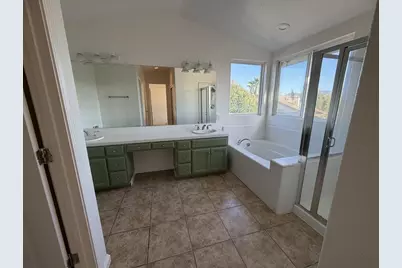 711 Hillock Dr, Hollister, CA 95023 - Photo 11