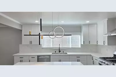 691 Lotus St, San Jose, CA 95116 - Photo 9