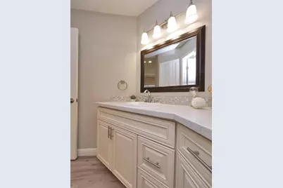 306 Shadow Run Dr, San Jose, CA 95110 - Photo 25